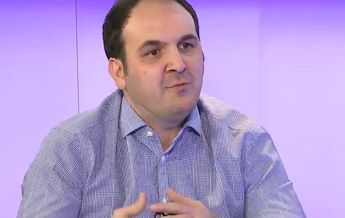 #Opinie: Nu înțelegem cum s-a ajuns la concluzia că unitățile școlare pot fi deschise după 2 iunie 2020 pentru anii terminali. Nu ne puteți convinge cu nimic că nu vor exista cazuri de infectare în rândul profesorilor, elevilor și inevitabil în familiile acestora