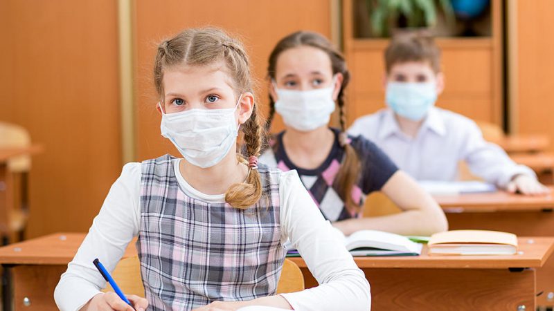 Stimați părinți! Sănătatea copiilor e mai presus de orice! Luptați pentru asta. Conținuturile școlare se pot recupera. Viața și sănătatea, NU!