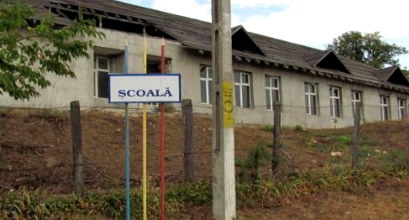 Sunt un părinte simplu care însă pune preț pe educație și care își dorește menirea inițială a educației, sa ofere șanse fiecărui copil de a-și atinge potențialul