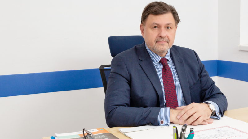 Rafila: “E nevoie de simulari sa vedem cu suporta copiii  masca timp de 4-5 ore”